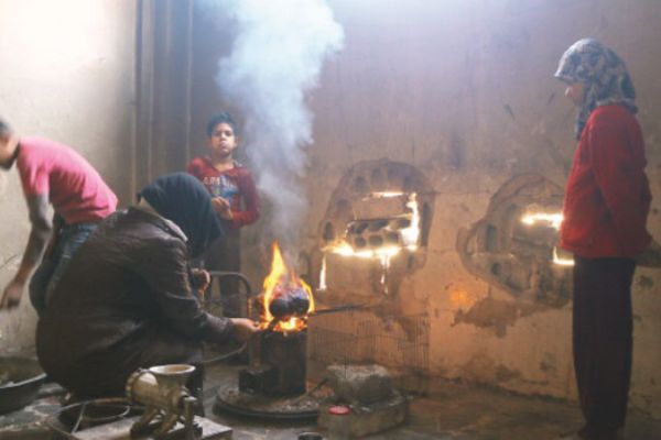 Esed'in abluka altında tuttuğu Doğu Guta, alarm veriyor.