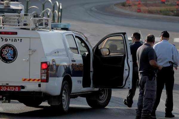 İsrail polisi Filistinlileri gözaltına aldı