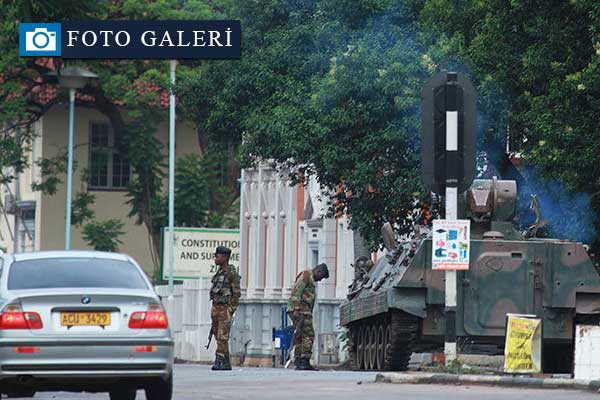 Fotoğraflarla Zimbabve'de askeri darbe