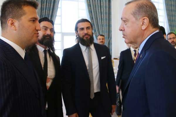 Erdoğan, Diriliş Ertuğrul oyuncularıyla sohbet ettİ