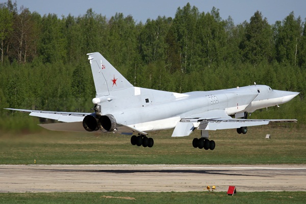 Rusya IŞİD mevzilerini vurdu