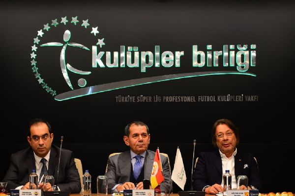 Dursun Özbek'tan yabancı sınırı açıklaması!