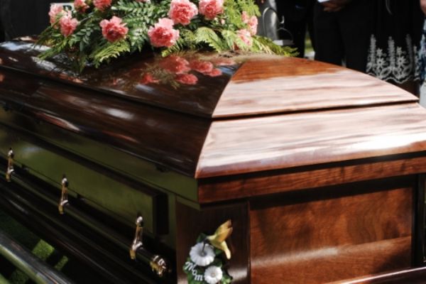 Tabutun içinden uyuşturucu madde çıktı