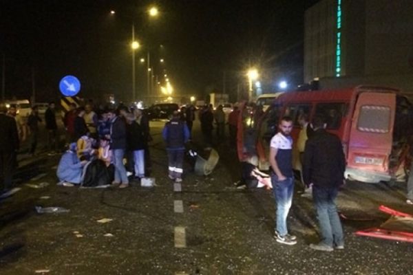 Samsun'da işçi servisi kaza yaptı: 1 ölü, 14 yaralı