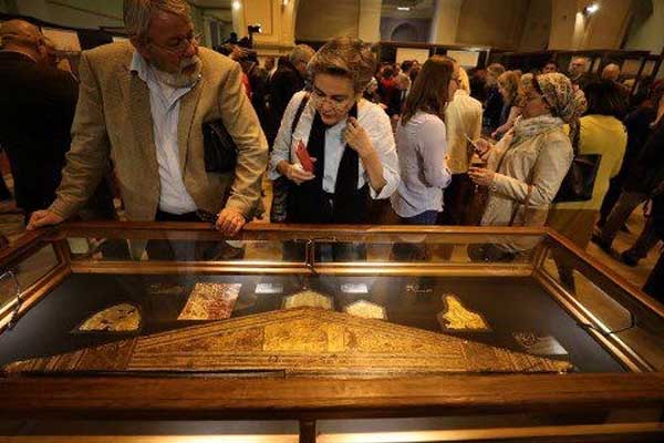Mısır firavunu Tutankhamun'un koleksiyonu sergileniyor