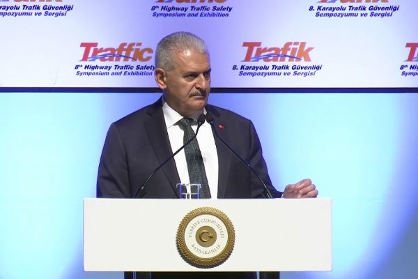 Binali Yıldırım: Baskıyla, kriz senaryolarıyla da dize getiremeyeceksiniz