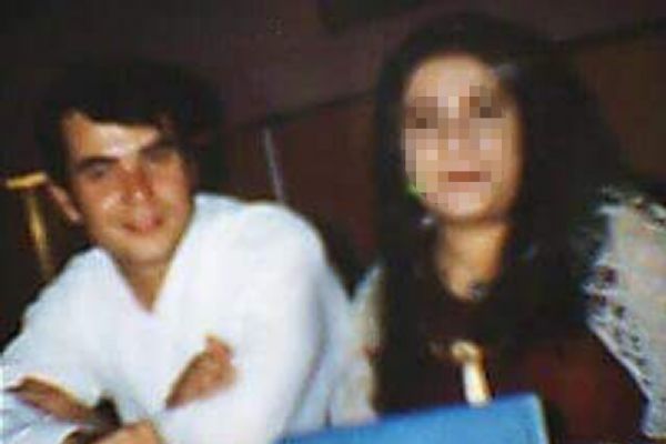 Bursa'da kadın kocasına kurşun yağdırdı