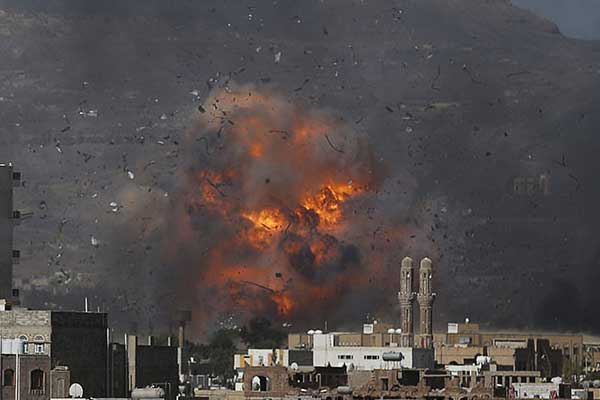 Yemen'de silah deposu patladı: 15 ölü