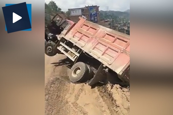 Uçurumdan yuvarlanan kamyon kamerada