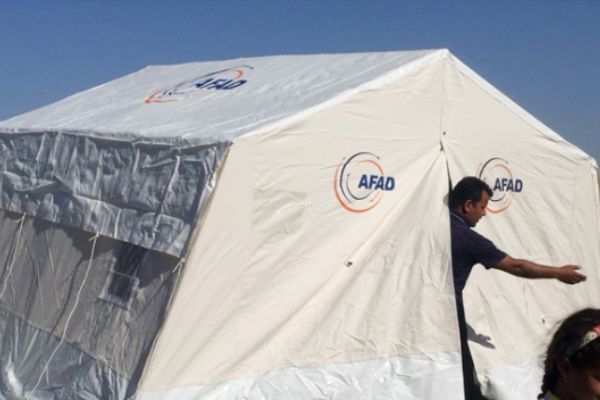 AFAD deprem bölgesinde yaraları sarıyor