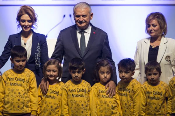 Binali Yıldırım'dan kriz söylentilerine sert tepki: Yeni bir film çeviriyorlar