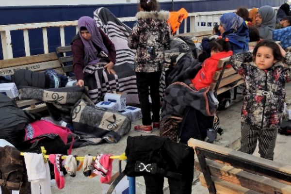 60 göçmen son anda kurtarıldı