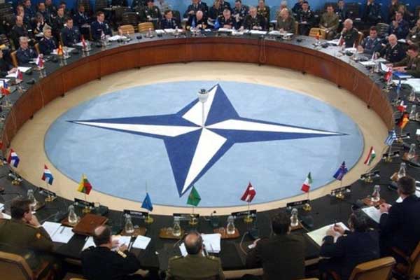 NATO: Erdoğan fotoğrafını seçen subay ordudan atıldı