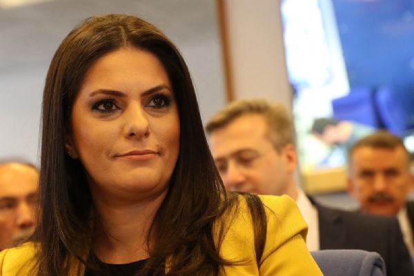 Jülide Sarıeroğlu'ndan taşeron açıklaması