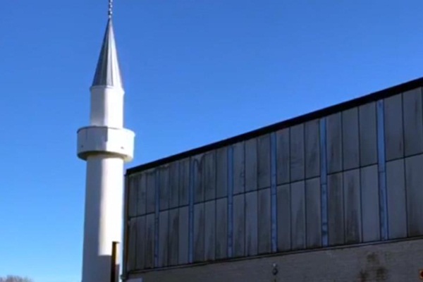 İsveç'te beş vakit ezana izin