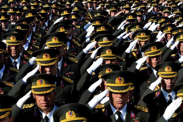 377 subay itirafçı oldu