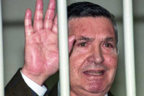 Papa'nın aforoz ettiği mafya liderine Katolik Kilisesi'nden cenaze ambargosu