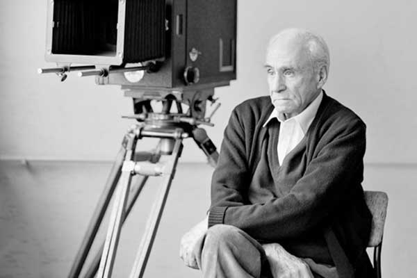 Ömer Lütfi Akad anılıyor