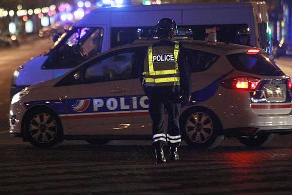 Paris'te polis 3 kişiyi öldürdü