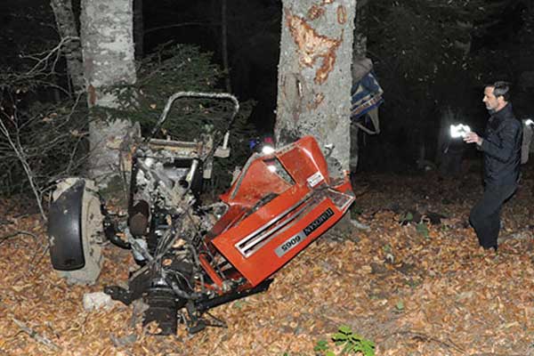 Bursa'da traktör 100 metrelik uçuruma yuvarlandı