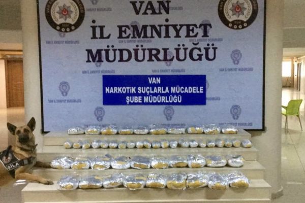 Van'da durdurulan minibüsten 55 kilo eroin çıktı
