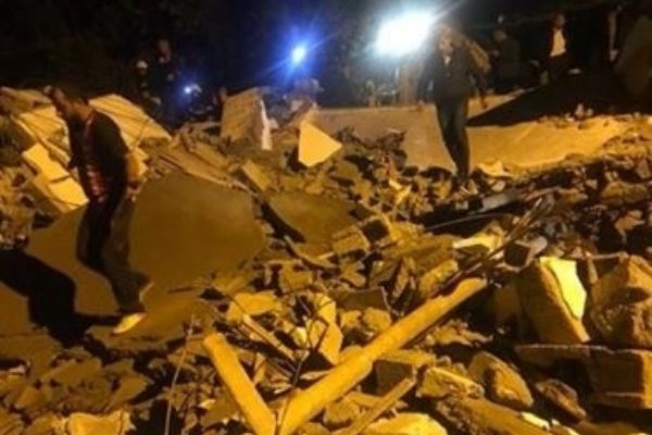 Batman'da 2 katlı kerpiç ev çöktü: 1 ölü, 6 yaralı