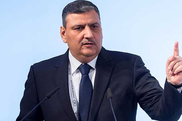 Riyad Hicab istifa etti