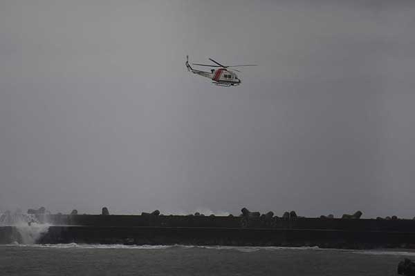 Sürüklenen gemideki mürettebat kurtarıldı
