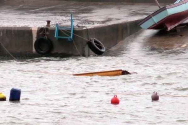 Karadenizde dalga boyu 7 metreye ulaştı