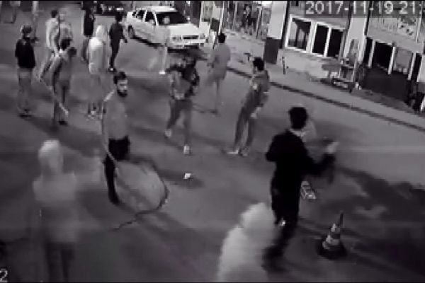 Mülteciler arasında palalı ve bıçaklı kavga