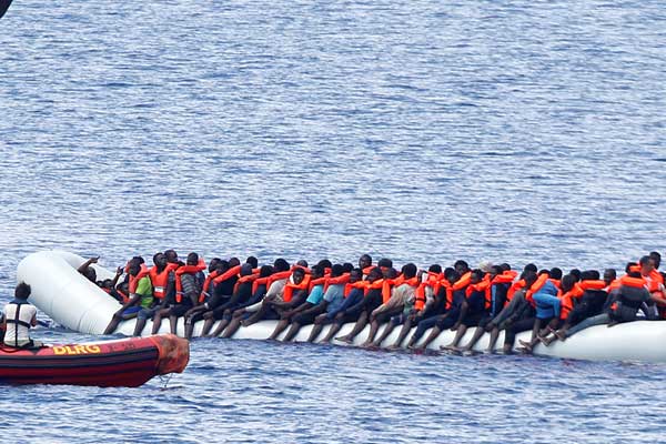 Libya'dan Cezayir'e göçmen iadesi