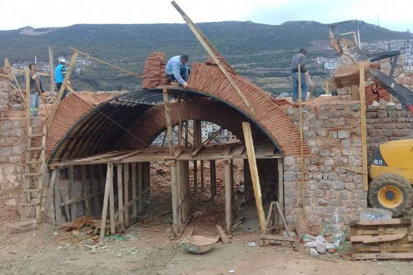 Bin 400 yıllık Hereke Kalesi gün yüzüne çıkıyor