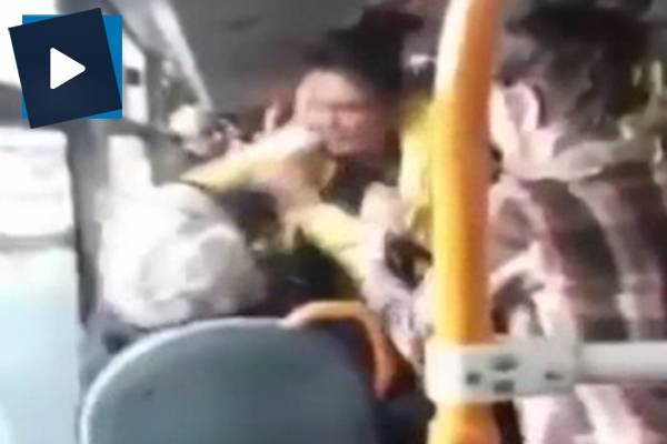 Halk otobüsünde koltuk kavgası