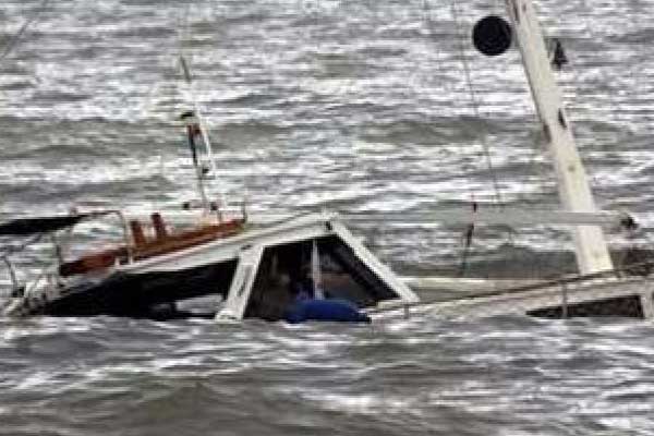 Japon balıkçı teknesi battı