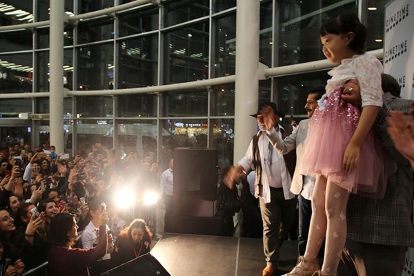 Çocuk Ayla'dan UNICEF'e bağış