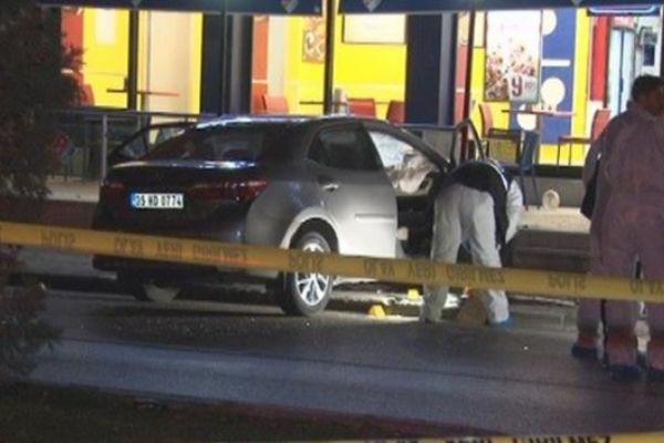 İzmir'de silahlı çatışma: 1 kişi öldü, 2 kişi yaralandı