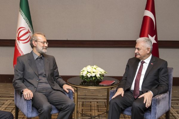 Binali Yıldırım İran Meclis Başkanı ile bir araya geldi