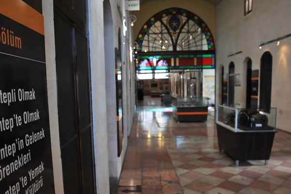 Turistlere rehber olan müze 'Bayazhan'