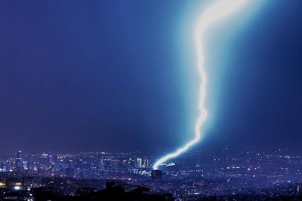 Bilim insanları yıldırımdaki sırrı çözdü