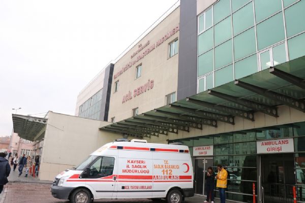 Kayseri'de 14 öğrenci çiğ köfte yedi, hastanelik oldu