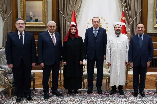 Cumhurbaşkanı Erdoğan, Diyanet İşleri Başkanı Erbaş'ı kabul etti