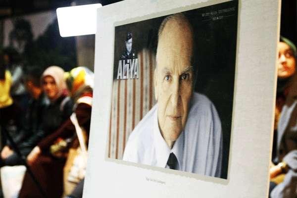 Aliya'nın hayatı tiyatro sahnesine taşındı