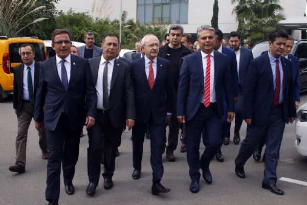 Kemal Kılıçdaroğlu, turizmcilerle görüştü