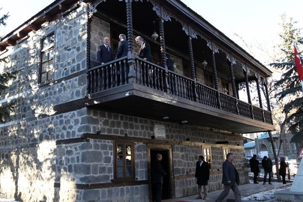 Kafkas Cephesi Harp Tarihi Müzesi açıldı