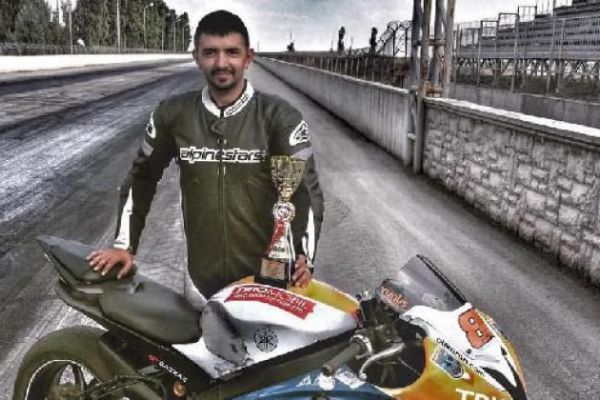 Motosikletler TIR'a çarptı: 2 kişi öldü