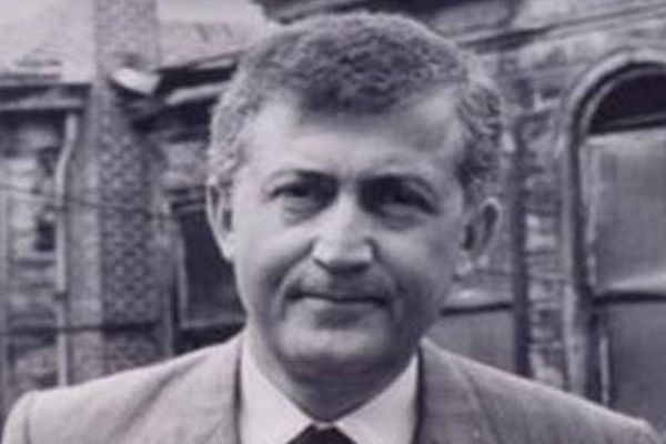 Ahmet Taner Kışlalı kimdir ?