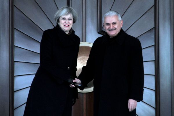 Binali Yıldırım İngiliz mevkidaşıyla bir araya geldi