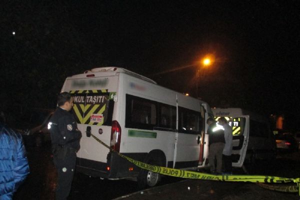 Üsküdar'da servis aracına silahlı saldırı: 1 kişi öldü, 1 kişi yaralandı