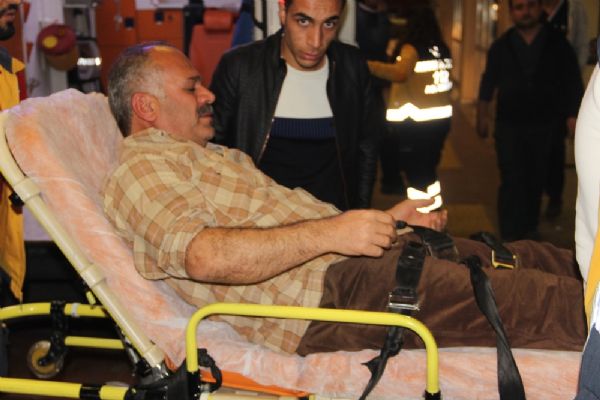 İki minibüs çarpıştı: 7 kişi yaralandı