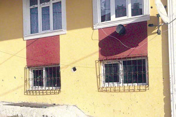 57 Pakistanlı göçmeni bodruma kapattılar